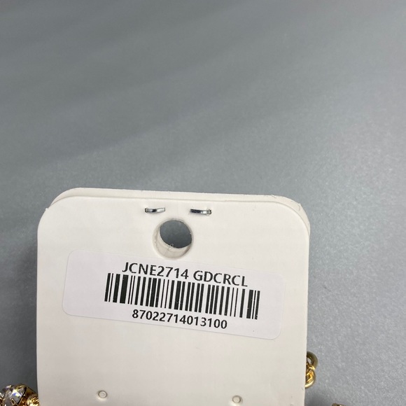 Chain Necklace.. Honey Bee Triple Layered Pearl Necklace & Earrings - Picture 9 of 9